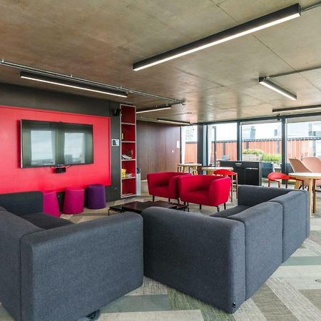 Hashtag Aldgate Campus Accommodation Londra Esterno foto