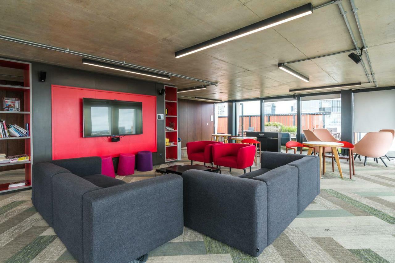 Hashtag Aldgate Campus Accommodation Londra Esterno foto