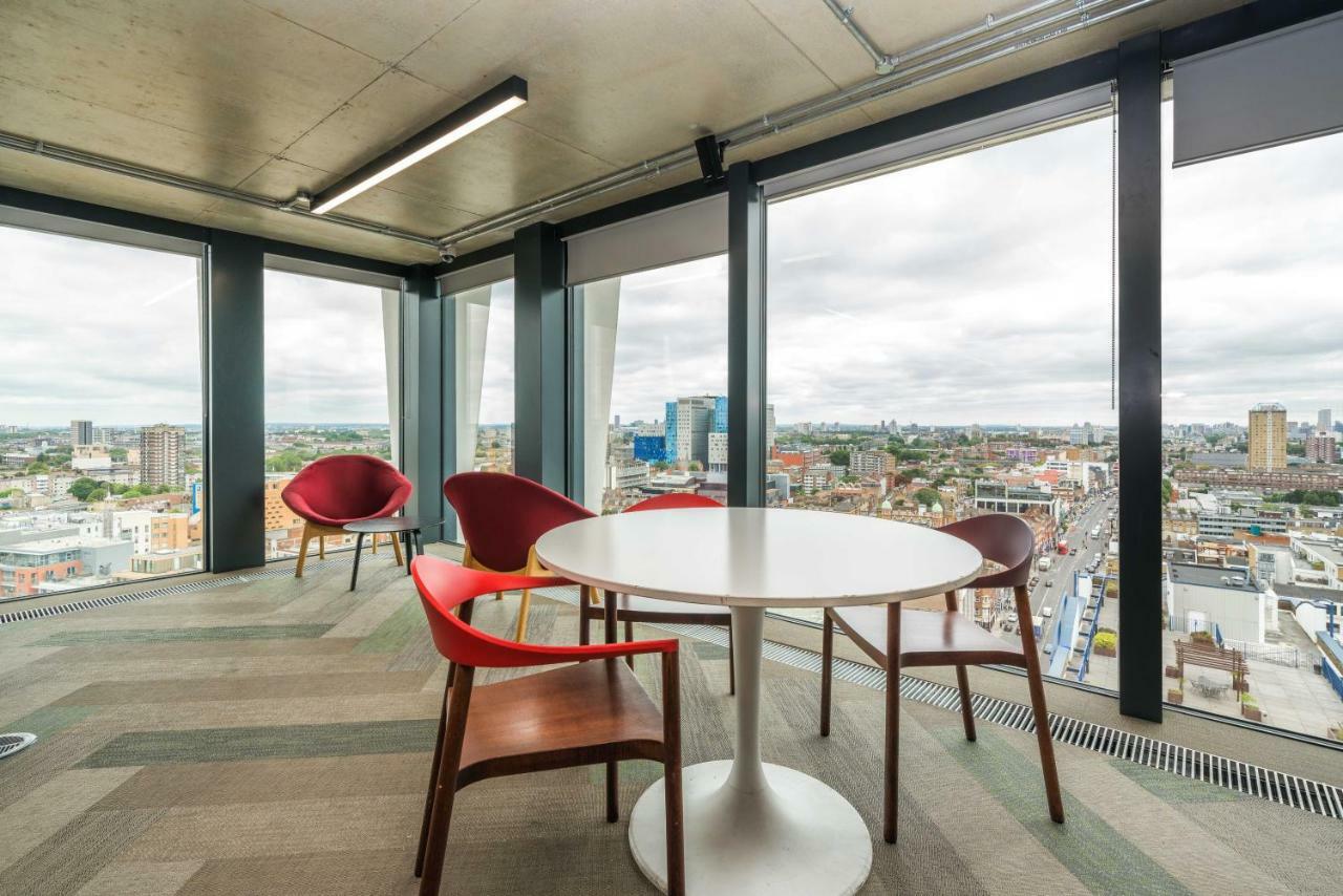 Hashtag Aldgate Campus Accommodation Londra Esterno foto