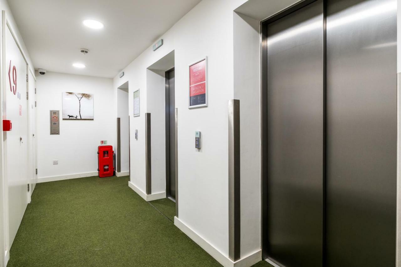 Hashtag Aldgate Campus Accommodation Londra Esterno foto