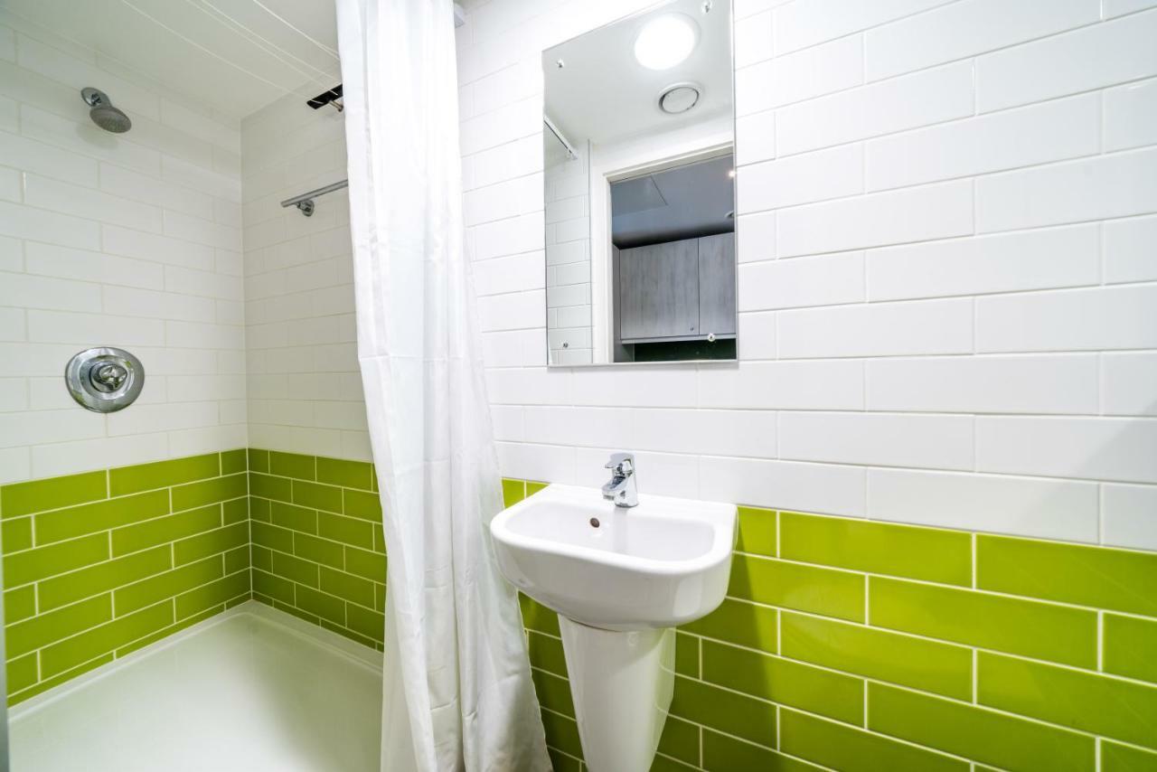 Hashtag Aldgate Campus Accommodation Londra Camera foto